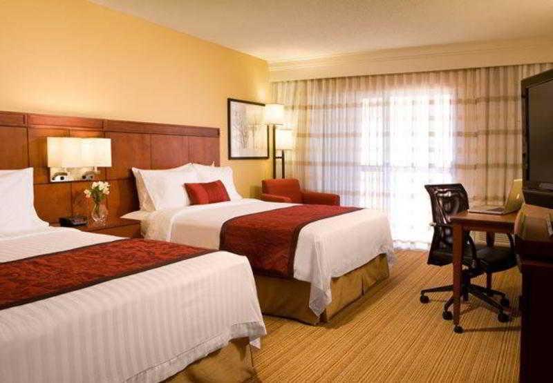 Courtyard By Marriott Tucson Williams Centre Hotel Exterior foto
